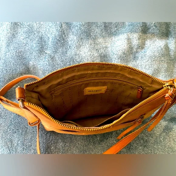 Margot New York, genuine Tan Leather Crossbody Bag - Picture 3 of 6